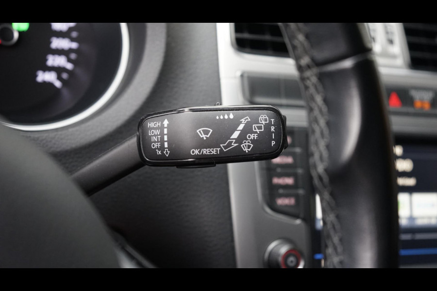 Volkswagen Polo 1.0 TSI Highline AUTOMAAT-CLIMA-CRUISE-NAVIGATIE Volkswagen Polo 1.0 TSI Highline AUTOMAAT-CLIMA-CRUISE-NAVIGATIE