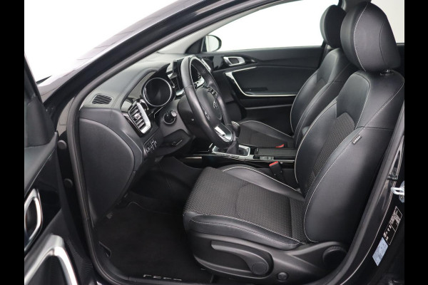 Kia Ceed 1.0 T-GDi DynamicPlusLine | Trekhaak | Stoel & stuurverwarming | Camera | Carplay | Navigatie | Climate control | Parkeerhulp | Cruise control | Half leder Kia Ceed 1.0 T-GDi DynamicPlusLine | Trekhaak | Stoel & stuurverwarming | Camera | Carplay | Navigatie | Climate control | Parkeerhulp | Cruise control | Half leder