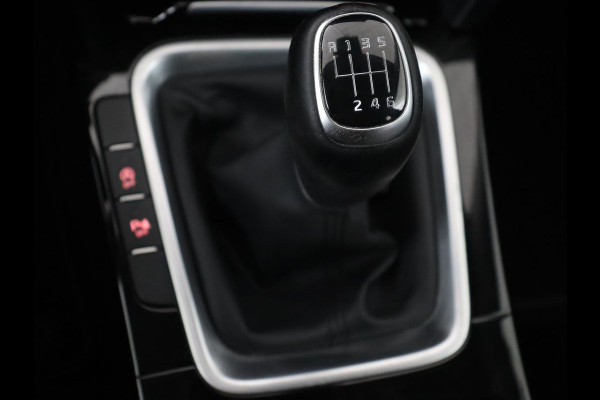 Kia Ceed 1.0 T-GDi DynamicPlusLine | Trekhaak | Stoel & stuurverwarming | Camera | Carplay | Navigatie | Climate control | Parkeerhulp | Cruise control | Half leder Kia Ceed 1.0 T-GDi DynamicPlusLine | Trekhaak | Stoel & stuurverwarming | Camera | Carplay | Navigatie | Climate control | Parkeerhulp | Cruise control | Half leder