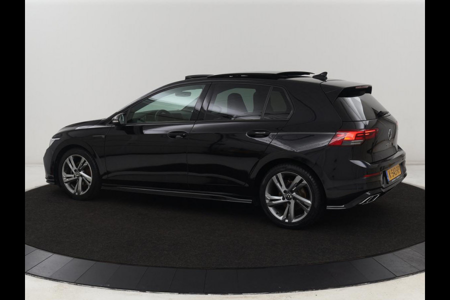 Volkswagen Golf 1.5 TSI R-Line | Panoramadak | Carplay | Sportstoelen | Navigatie | Adaptive cruise | Parkeerhulp | File Assistent | Full LED