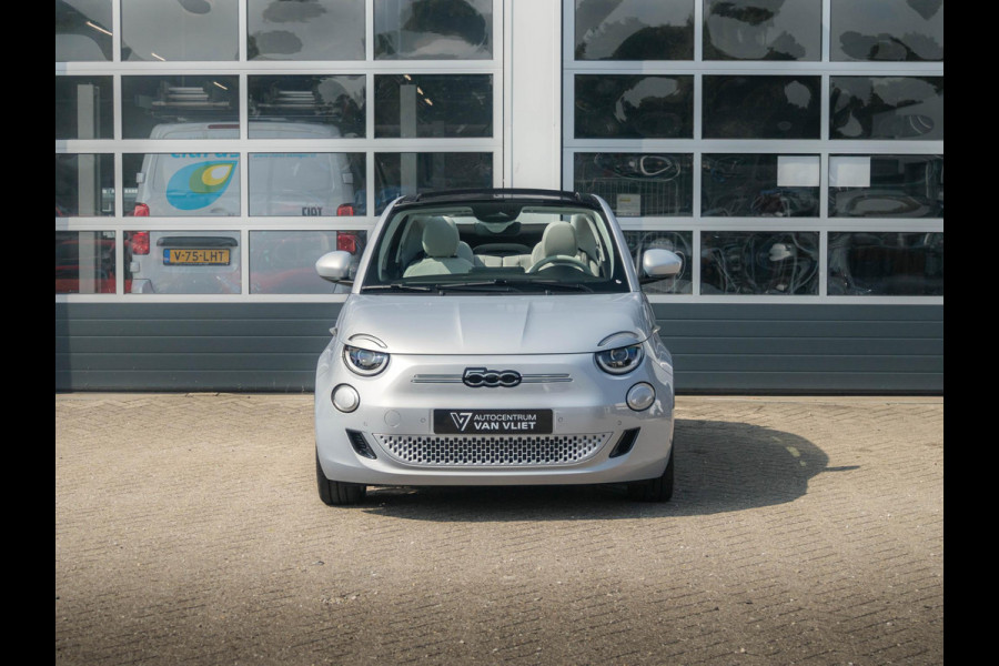 Fiat 500E Cabrio La Prima 42 kWh | 17% Bijtelling | Clima | Cruise | Leder | 17" | Priv Glass | Winter Pack | JBL Sound | BSM | Apple Carplay Fiat 500E Cabrio La Prima 42 kWh | 17% Bijtelling | Clima | Cruise | Leder | 17" | Priv Glass | Winter Pack | JBL Sound | BSM | Apple Carplay