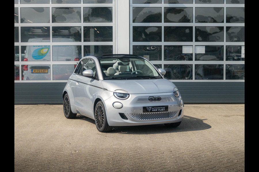 Fiat 500E Cabrio La Prima 42 kWh | 17% Bijtelling | Clima | Cruise | Leder | 17" | Priv Glass | Winter Pack | JBL Sound | BSM | Apple Carplay Fiat 500E Cabrio La Prima 42 kWh | 17% Bijtelling | Clima | Cruise | Leder | 17" | Priv Glass | Winter Pack | JBL Sound | BSM | Apple Carplay