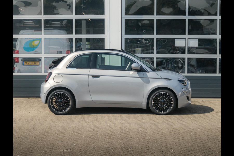 Fiat 500E Cabrio La Prima 42 kWh | 17% Bijtelling | Clima | Cruise | Leder | 17" | Priv Glass | Winter Pack | JBL Sound | BSM | Apple Carplay Fiat 500E Cabrio La Prima 42 kWh | 17% Bijtelling | Clima | Cruise | Leder | 17" | Priv Glass | Winter Pack | JBL Sound | BSM | Apple Carplay