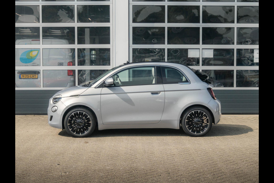 Fiat 500E Cabrio La Prima 42 kWh | 17% Bijtelling | Clima | Cruise | Leder | 17" | Priv Glass | Winter Pack | JBL Sound | BSM | Apple Carplay Fiat 500E Cabrio La Prima 42 kWh | 17% Bijtelling | Clima | Cruise | Leder | 17" | Priv Glass | Winter Pack | JBL Sound | BSM | Apple Carplay
