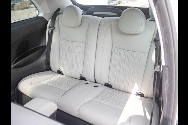 Fiat 500E Cabrio La Prima 42 kWh | 17% Bijtelling | Clima | Cruise | Leder | 17" | Priv Glass | Winter Pack | JBL Sound | BSM | Apple Carplay Fiat 500E Cabrio La Prima 42 kWh | 17% Bijtelling | Clima | Cruise | Leder | 17" | Priv Glass | Winter Pack | JBL Sound | BSM | Apple Carplay