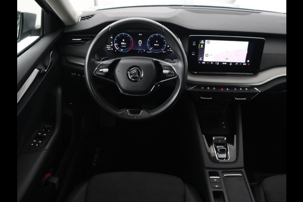 Škoda Octavia 1.0 e-TSI Business Edition | Stoelverwarming | Trekhaak | Camera | Carplay | Virtual Cockpit | Navigatie | Cruise control Škoda Octavia 1.0 e-TSI Business Edition | Stoelverwarming | Trekhaak | Camera | Carplay | Virtual Cockpit | Navigatie | Cruise control