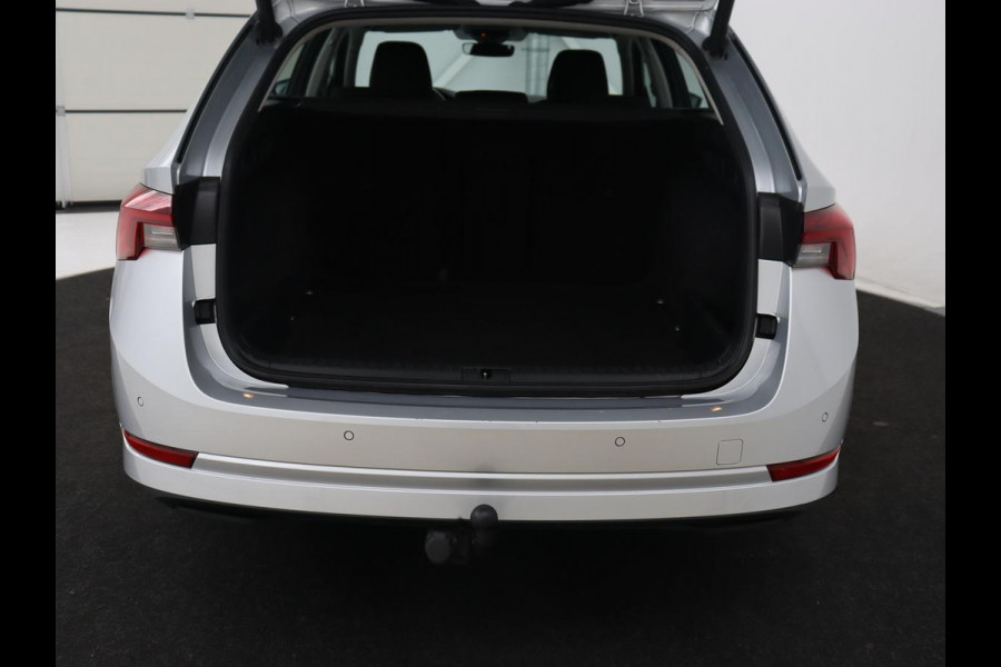 Škoda Octavia 1.0 e-TSI Business Edition | Stoelverwarming | Trekhaak | Camera | Carplay | Virtual Cockpit | Navigatie | Cruise control Škoda Octavia 1.0 e-TSI Business Edition | Stoelverwarming | Trekhaak | Camera | Carplay | Virtual Cockpit | Navigatie | Cruise control