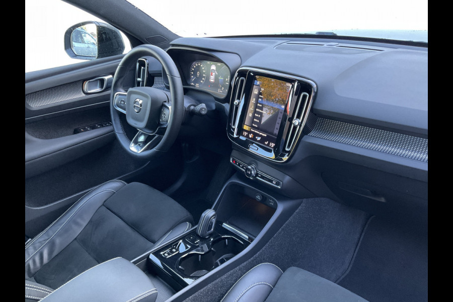 Volvo XC40 1.5 T5 262pk PHEV Recharge R-Design Elek.Trekhaak Leer Stoel/Stuurverw Adap.Cruise NL-Auto! Volvo XC40 1.5 T5 262pk PHEV Recharge R-Design Elek.Trekhaak Leer Stoel/Stuurverw Adap.Cruise NL-Auto!