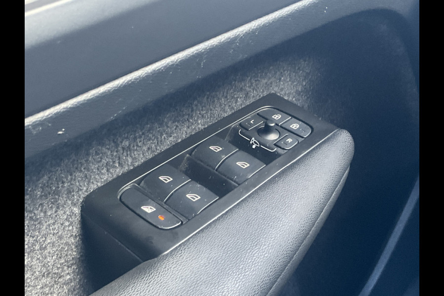 Volvo XC40 1.5 T5 262pk PHEV Recharge R-Design Elek.Trekhaak Leer Stoel/Stuurverw Adap.Cruise NL-Auto! Volvo XC40 1.5 T5 262pk PHEV Recharge R-Design Elek.Trekhaak Leer Stoel/Stuurverw Adap.Cruise NL-Auto!
