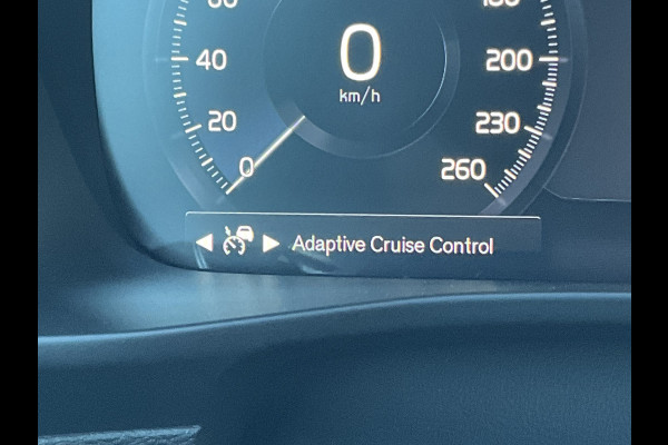 Volvo XC40 1.5 T5 262pk PHEV Recharge R-Design Elek.Trekhaak Leer Stoel/Stuurverw Adap.Cruise NL-Auto! Volvo XC40 1.5 T5 262pk PHEV Recharge R-Design Elek.Trekhaak Leer Stoel/Stuurverw Adap.Cruise NL-Auto!