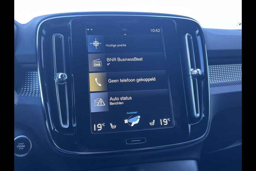 Volvo XC40 1.5 T5 262pk PHEV Recharge R-Design Elek.Trekhaak Leer Stoel/Stuurverw Adap.Cruise NL-Auto! Volvo XC40 1.5 T5 262pk PHEV Recharge R-Design Elek.Trekhaak Leer Stoel/Stuurverw Adap.Cruise NL-Auto!
