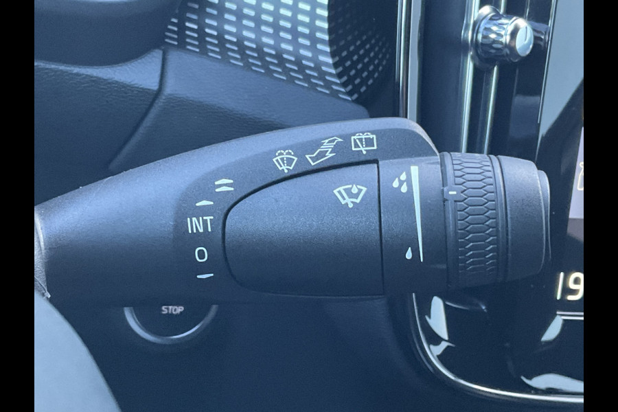 Volvo XC40 1.5 T5 262pk PHEV Recharge R-Design Elek.Trekhaak Leer Stoel/Stuurverw Adap.Cruise NL-Auto! Volvo XC40 1.5 T5 262pk PHEV Recharge R-Design Elek.Trekhaak Leer Stoel/Stuurverw Adap.Cruise NL-Auto!
