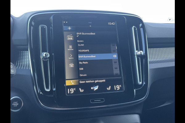 Volvo XC40 1.5 T5 262pk PHEV Recharge R-Design Elek.Trekhaak Leer Stoel/Stuurverw Adap.Cruise NL-Auto! Volvo XC40 1.5 T5 262pk PHEV Recharge R-Design Elek.Trekhaak Leer Stoel/Stuurverw Adap.Cruise NL-Auto!
