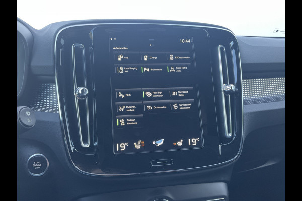 Volvo XC40 1.5 T5 262pk PHEV Recharge R-Design Elek.Trekhaak Leer Stoel/Stuurverw Adap.Cruise NL-Auto! Volvo XC40 1.5 T5 262pk PHEV Recharge R-Design Elek.Trekhaak Leer Stoel/Stuurverw Adap.Cruise NL-Auto!