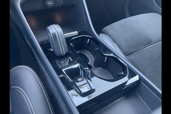 Volvo XC40 1.5 T5 262pk PHEV Recharge R-Design Elek.Trekhaak Leer Stoel/Stuurverw Adap.Cruise NL-Auto! Volvo XC40 1.5 T5 262pk PHEV Recharge R-Design Elek.Trekhaak Leer Stoel/Stuurverw Adap.Cruise NL-Auto!