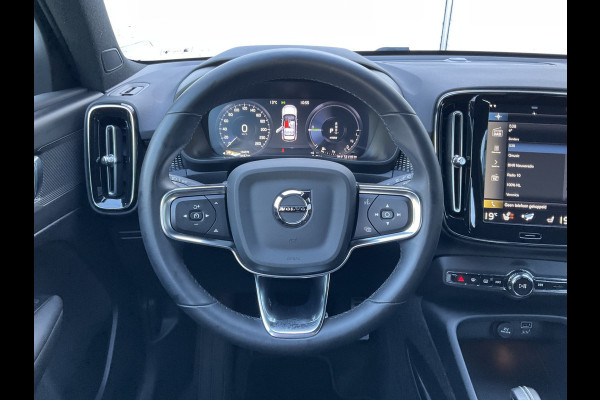 Volvo XC40 1.5 T5 262pk PHEV Recharge R-Design Elek.Trekhaak Leer Stoel/Stuurverw Adap.Cruise NL-Auto! Volvo XC40 1.5 T5 262pk PHEV Recharge R-Design Elek.Trekhaak Leer Stoel/Stuurverw Adap.Cruise NL-Auto!