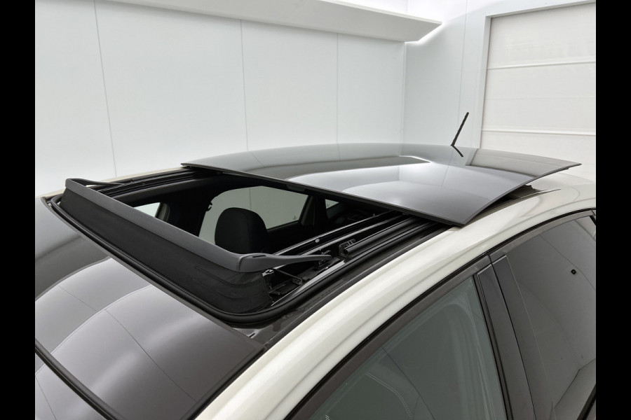 Volkswagen Polo 1.0 TSI Comfortline Automaat (PANORAMADAK, VIRTUAL COCKPIT, NAVIGATIE, CAMERA, CARPLAY, GOED ONDERHOUDEN)