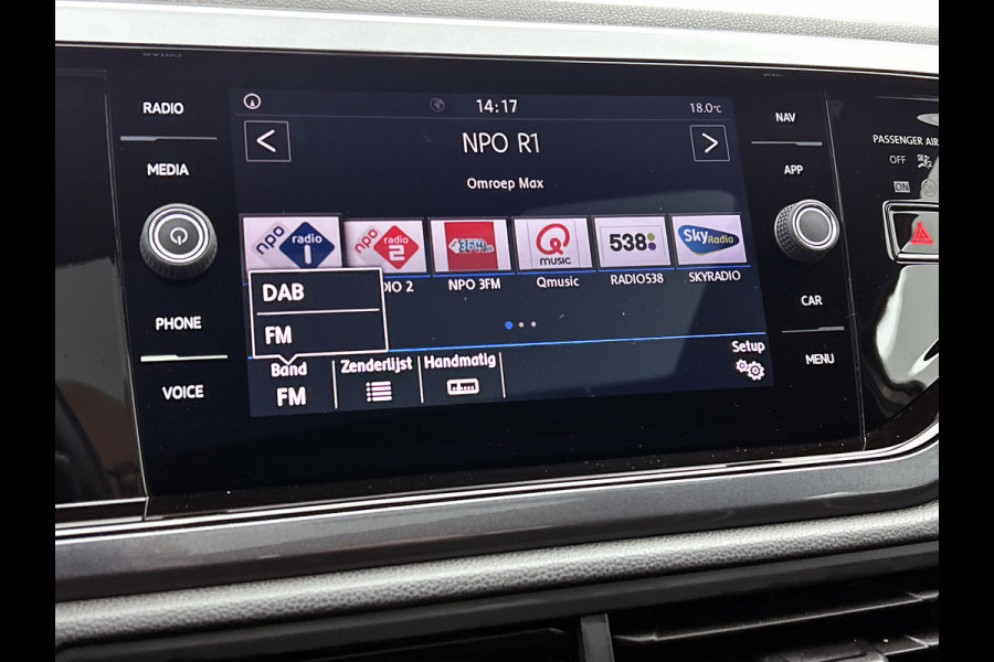 Volkswagen Polo 1.0 TSI Comfortline Automaat (PANORAMADAK, VIRTUAL COCKPIT, NAVIGATIE, CAMERA, CARPLAY, GOED ONDERHOUDEN)