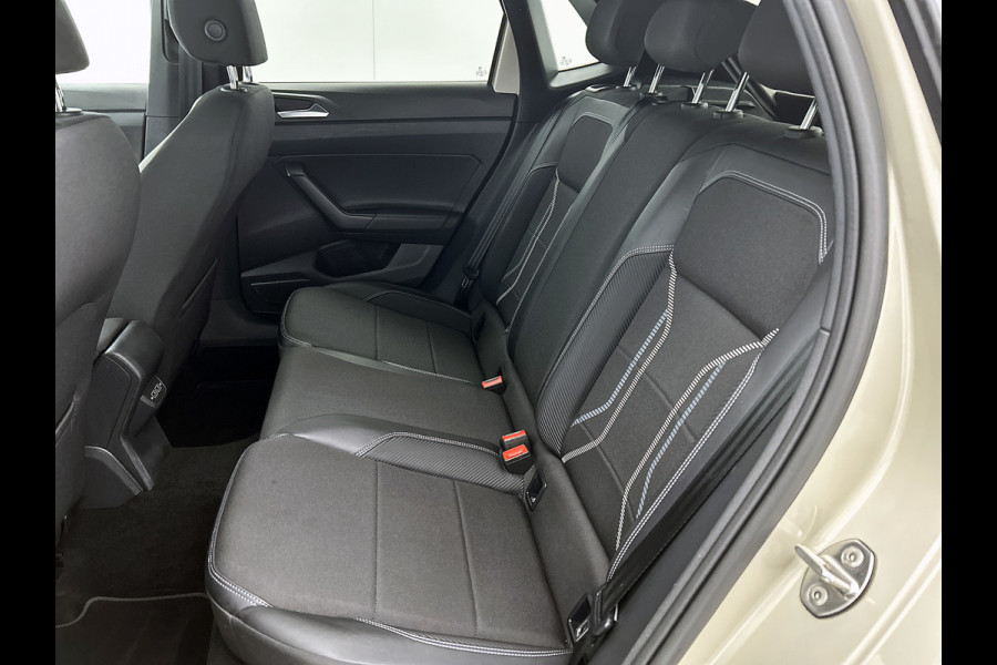 Volkswagen Polo 1.0 TSI Comfortline Automaat (PANORAMADAK, VIRTUAL COCKPIT, NAVIGATIE, CAMERA, CARPLAY, GOED ONDERHOUDEN)