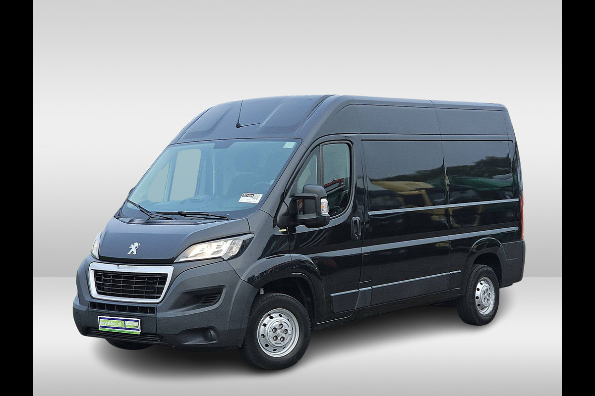 Peugeot Boxer 330 2.2 BlueHDi 120 L2H2 Premium Navi Airco NAP Trekhaak 120Pk Euro6! Peugeot Boxer 330 2.2 BlueHDi 120 L2H2 Premium Navi Airco NAP Trekhaak 120Pk Euro6!