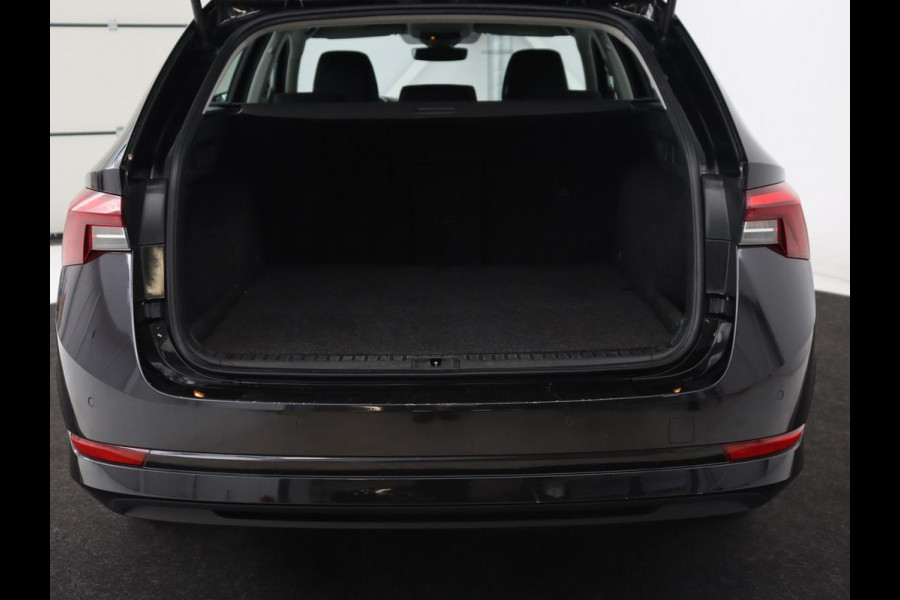 Škoda Octavia 1.4 TSI PHEV Business Edition | Adaptive cruise | Carplay | Stuurverwarming | Navigatie | Parkeerhulp | Climate control | Plug In