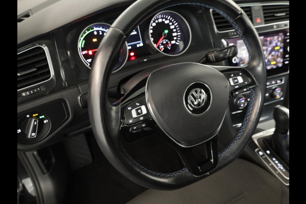 Volkswagen e-Golf E-DITION 136 pk | Navigatie | Parkeersensoren | Adaptieve cruise control | Stoelverwarming | Volkswagen e-Golf E-DITION 136 pk | Navigatie | Parkeersensoren | Adaptieve cruise control | Stoelverwarming |