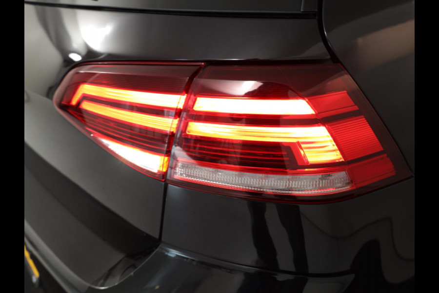 Volkswagen e-Golf E-DITION 136 pk | Navigatie | Parkeersensoren | Adaptieve cruise control | Stoelverwarming | Volkswagen e-Golf E-DITION 136 pk | Navigatie | Parkeersensoren | Adaptieve cruise control | Stoelverwarming |