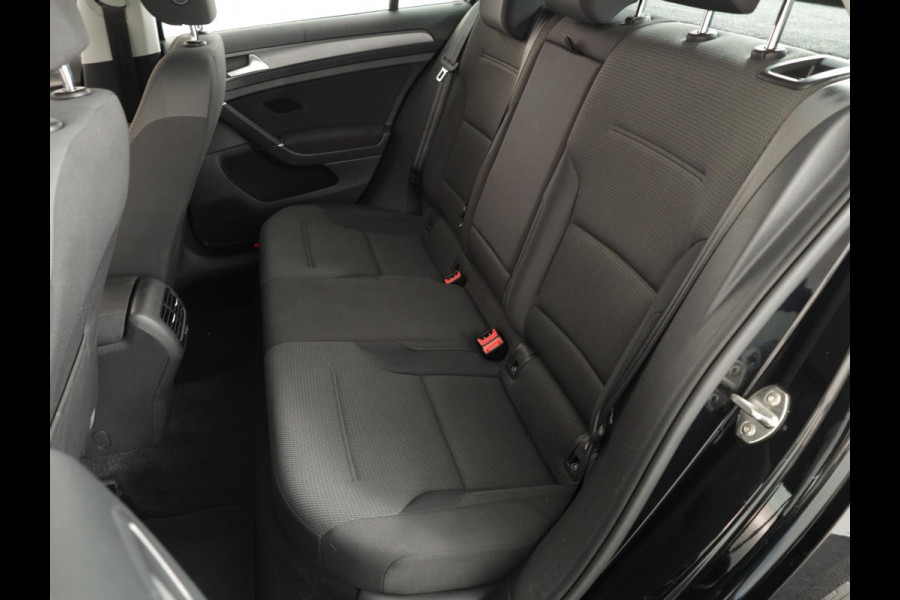 Volkswagen e-Golf E-DITION 136 pk | Navigatie | Parkeersensoren | Adaptieve cruise control | Stoelverwarming | Volkswagen e-Golf E-DITION 136 pk | Navigatie | Parkeersensoren | Adaptieve cruise control | Stoelverwarming |