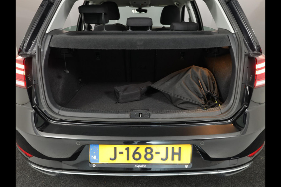 Volkswagen e-Golf E-DITION 136 pk | Navigatie | Parkeersensoren | Adaptieve cruise control | Stoelverwarming | Volkswagen e-Golf E-DITION 136 pk | Navigatie | Parkeersensoren | Adaptieve cruise control | Stoelverwarming |