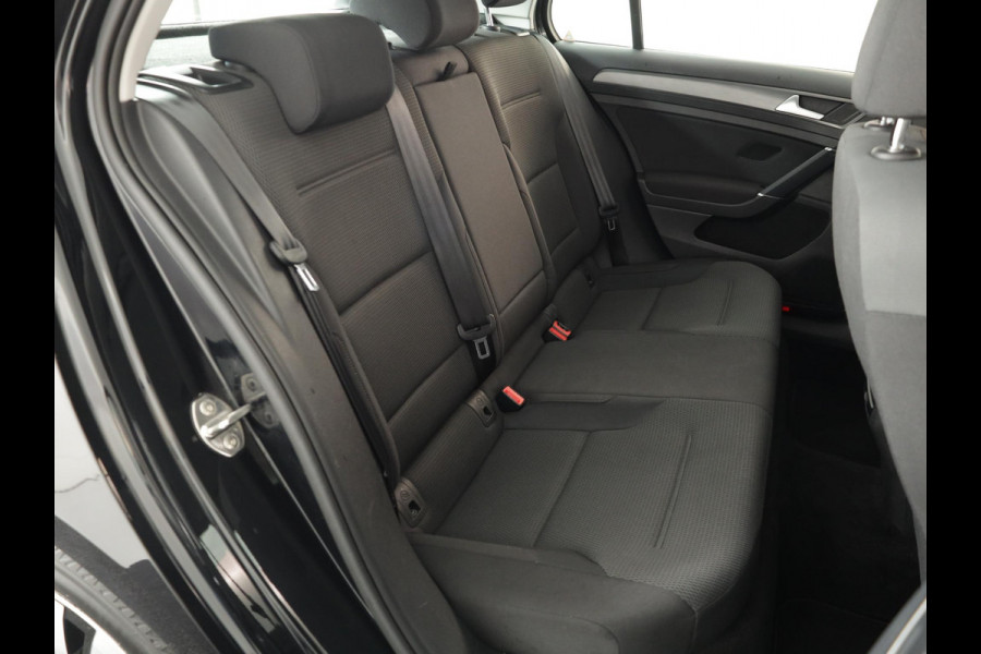 Volkswagen e-Golf E-DITION 136 pk | Navigatie | Parkeersensoren | Adaptieve cruise control | Stoelverwarming | Volkswagen e-Golf E-DITION 136 pk | Navigatie | Parkeersensoren | Adaptieve cruise control | Stoelverwarming |