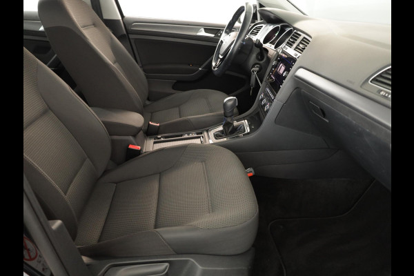 Volkswagen e-Golf E-DITION 136 pk | Navigatie | Parkeersensoren | Adaptieve cruise control | Stoelverwarming | Volkswagen e-Golf E-DITION 136 pk | Navigatie | Parkeersensoren | Adaptieve cruise control | Stoelverwarming |