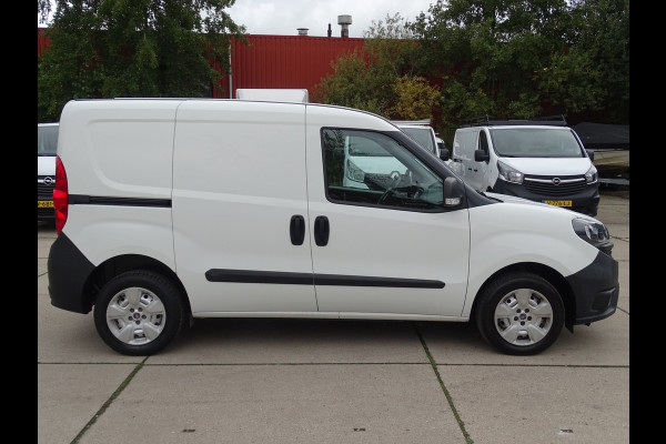 Fiat Dobló Cargo 1.3 MJ L1H1 EURO 6 Fiat Dobló Cargo 1.3 MJ L1H1 EURO 6
