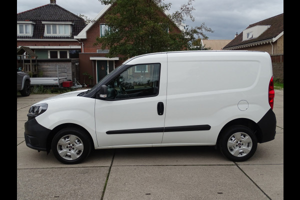Fiat Dobló Cargo 1.3 MJ L1H1 EURO 6 Fiat Dobló Cargo 1.3 MJ L1H1 EURO 6