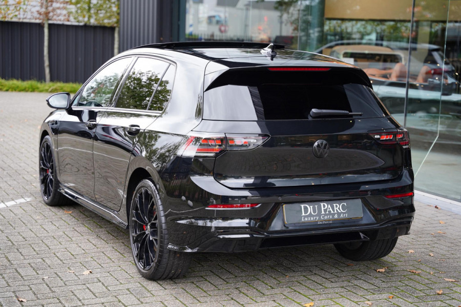 Volkswagen Golf 1.5 E-Hybrid GTE Warmenau 19” | Leder | Panorama Dak Volkswagen Golf 1.5 E-Hybrid GTE Warmenau 19” | Leder | Panorama Dak