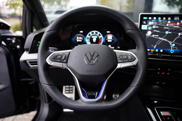 Volkswagen Golf 1.5 E-Hybrid GTE Warmenau 19” | Leder | Panorama Dak Volkswagen Golf 1.5 E-Hybrid GTE Warmenau 19” | Leder | Panorama Dak