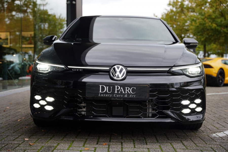 Volkswagen Golf 1.5 E-Hybrid GTE Warmenau 19” | Leder | Panorama Dak Volkswagen Golf 1.5 E-Hybrid GTE Warmenau 19” | Leder | Panorama Dak