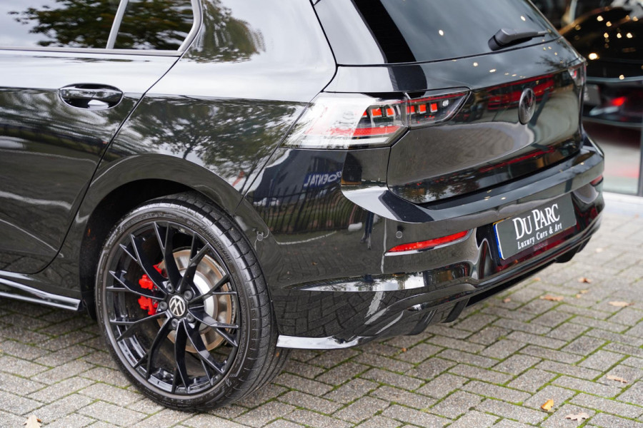 Volkswagen Golf 1.5 E-Hybrid GTE Warmenau 19” | Leder | Panorama Dak Volkswagen Golf 1.5 E-Hybrid GTE Warmenau 19” | Leder | Panorama Dak