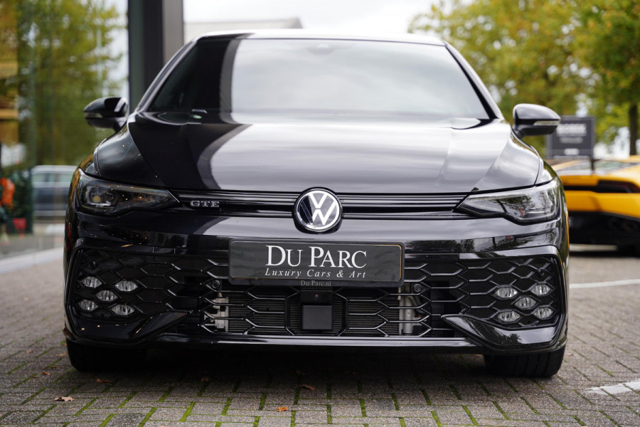 Volkswagen Golf 1.5 E-Hybrid GTE Warmenau 19” | Leder | Panorama Dak Volkswagen Golf 1.5 E-Hybrid GTE Warmenau 19” | Leder | Panorama Dak