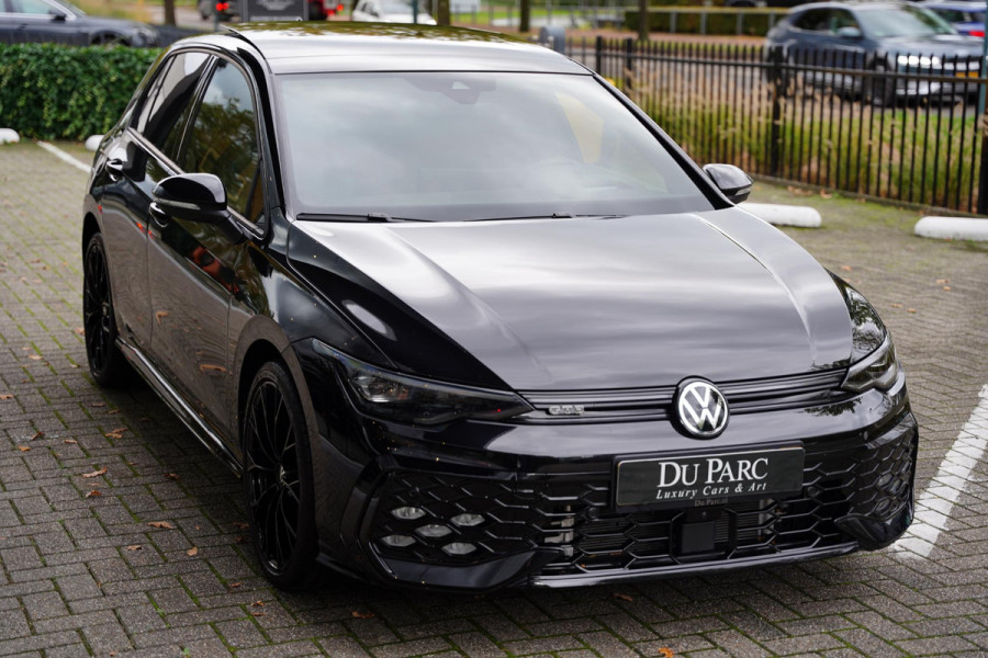 Volkswagen Golf 1.5 E-Hybrid GTE Warmenau 19” | Leder | Panorama Dak Volkswagen Golf 1.5 E-Hybrid GTE Warmenau 19” | Leder | Panorama Dak