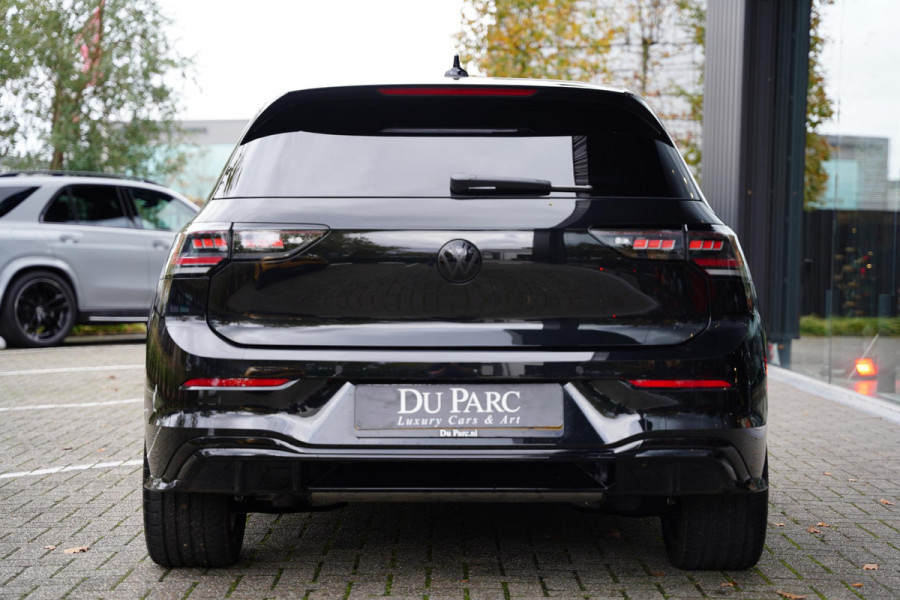 Volkswagen Golf 1.5 E-Hybrid GTE Warmenau 19” | Leder | Panorama Dak Volkswagen Golf 1.5 E-Hybrid GTE Warmenau 19” | Leder | Panorama Dak