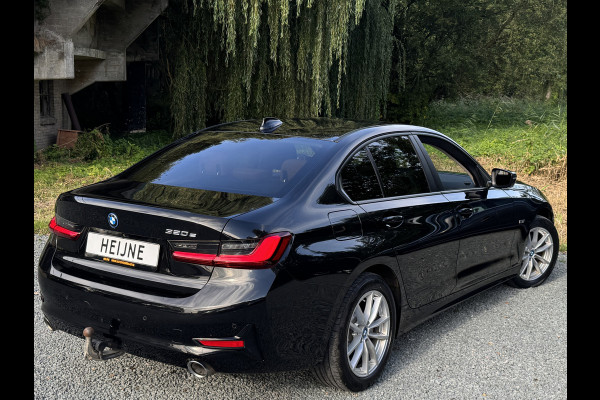 BMW 3-serie 320e BUSINESS+ EDITION LEDER/CAMERA/TREKHAAK BMW 3-serie 320e BUSINESS+ EDITION LEDER/CAMERA/TREKHAAK