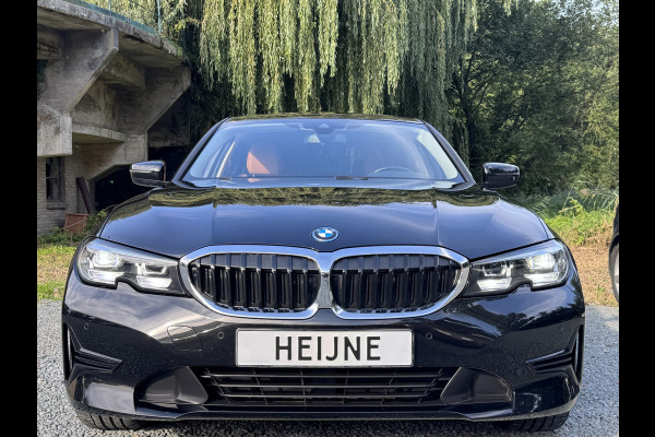 BMW 3-serie 320e BUSINESS+ EDITION LEDER/CAMERA/TREKHAAK BMW 3-serie 320e BUSINESS+ EDITION LEDER/CAMERA/TREKHAAK