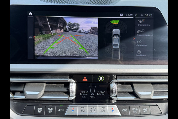 BMW 3-serie 320e BUSINESS+ EDITION LEDER/CAMERA/TREKHAAK BMW 3-serie 320e BUSINESS+ EDITION LEDER/CAMERA/TREKHAAK