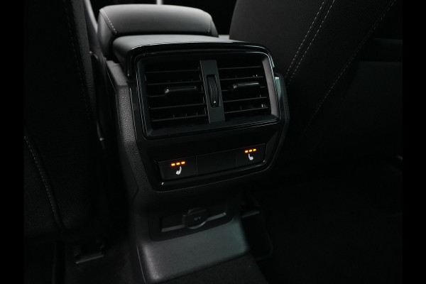 Škoda Karoq 1.5 TSI ACT 150PK DSG Sportline Business Navigatie Camera elek klep keyless 18"velgen 151 Škoda Karoq 1.5 TSI ACT 150PK DSG Sportline Business Navigatie Camera elek klep keyless 18"velgen 151