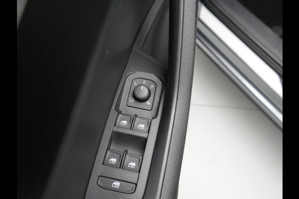 Škoda Karoq 1.5 TSI ACT 150PK DSG Sportline Business Navigatie Camera elek klep keyless 18"velgen 151 Škoda Karoq 1.5 TSI ACT 150PK DSG Sportline Business Navigatie Camera elek klep keyless 18"velgen 151