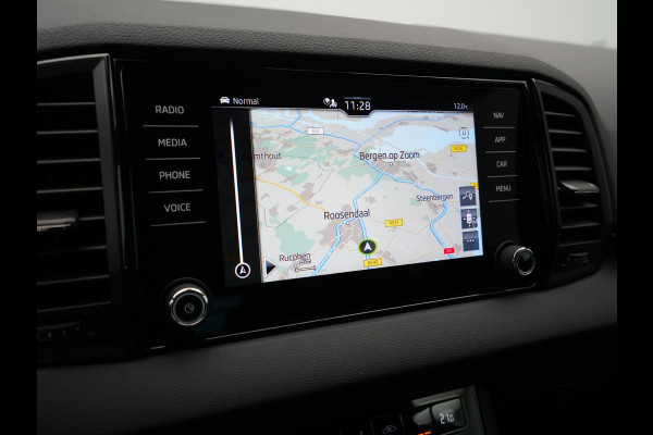 Škoda Karoq 1.5 TSI ACT 150PK DSG Sportline Business Navigatie Camera elek klep keyless 18"velgen 151 Škoda Karoq 1.5 TSI ACT 150PK DSG Sportline Business Navigatie Camera elek klep keyless 18"velgen 151