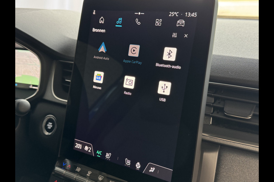 Renault Captur 1.3 MILD HYBRID 160 TECHNO CAMERA 18''LMV STOEL/STUUR .VERW PURE VISION LED 10'' R-LINK NAVI 2025 EDC-automaat (Efficiënt Dual Clutch) 7 Versnellingen 1200KG Trekgewicht Renault Captur 1.3 MILD HYBRID 160 TECHNO CAMERA 18''LMV STOEL/STUUR .VERW PURE VISION LED 10'' R-LINK NAVI 2025 EDC-automaat (Efficiënt Dual Clutch) 7 Versnellingen 1200KG Trekgewicht