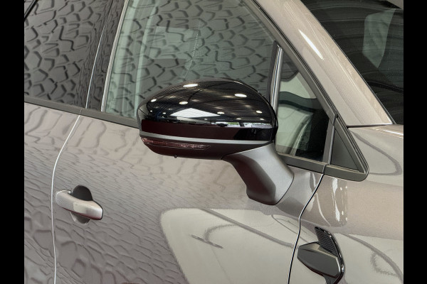 Renault Captur 1.3 MILD HYBRID 160 TECHNO CAMERA 18''LMV STOEL/STUUR .VERW PURE VISION LED 10'' R-LINK NAVI 2025 EDC-automaat (Efficiënt Dual Clutch) 7 Versnellingen 1200KG Trekgewicht Renault Captur 1.3 MILD HYBRID 160 TECHNO CAMERA 18''LMV STOEL/STUUR .VERW PURE VISION LED 10'' R-LINK NAVI 2025 EDC-automaat (Efficiënt Dual Clutch) 7 Versnellingen 1200KG Trekgewicht