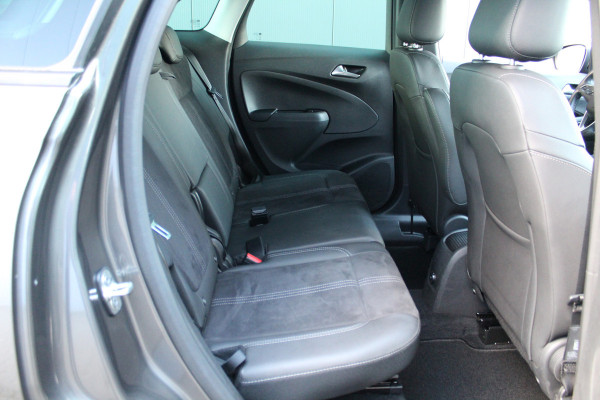 Opel Crossland 1.2-Turbo 110 pk Ultimate Mooie en luxe hoogzitter met weinig km's ! Volautm. airco dual, cruise control, camera, comfortstoelen, metallic lak,  LM wielen, navigatie, telefoonvoorb., LED verlichting  etc.