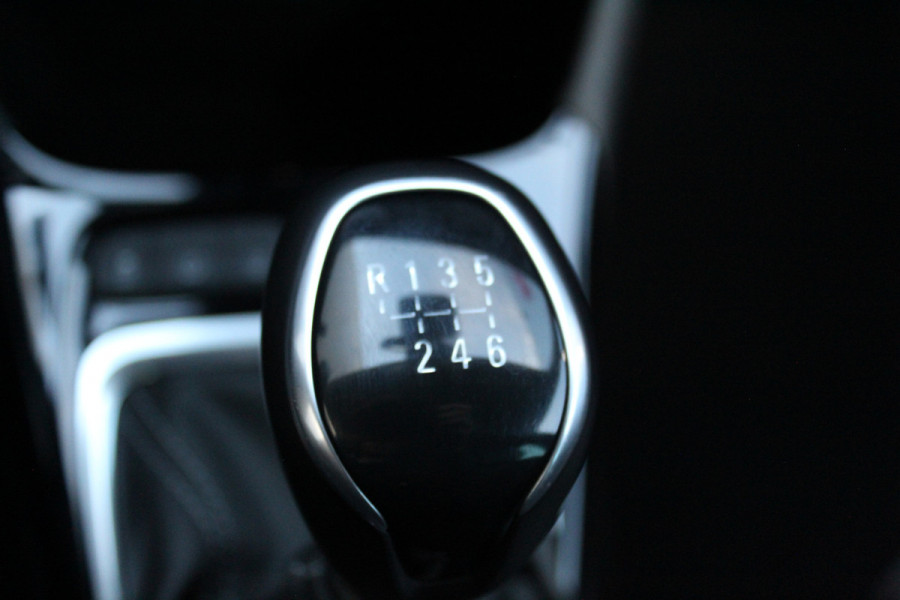 Opel Crossland 1.2-Turbo 110 pk Ultimate Mooie en luxe hoogzitter met weinig km's ! Volautm. airco dual, cruise control, camera, comfortstoelen, metallic lak,  LM wielen, navigatie, telefoonvoorb., LED verlichting  etc.